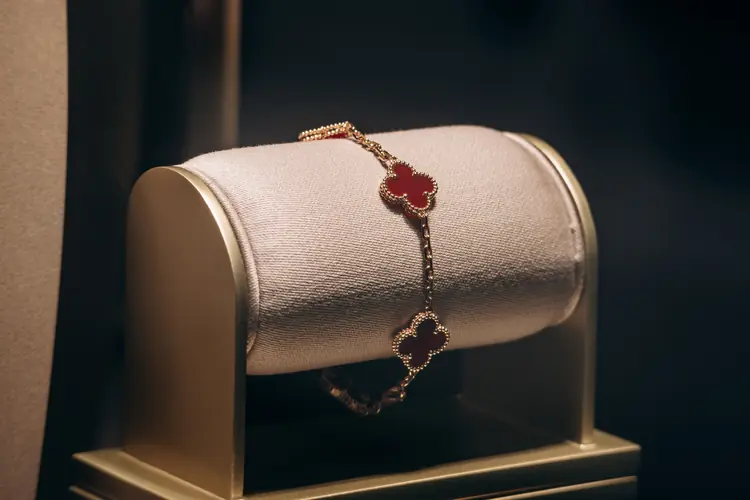 Vendre des bijoux signés Cartier, Van Cleef ou Bulgari