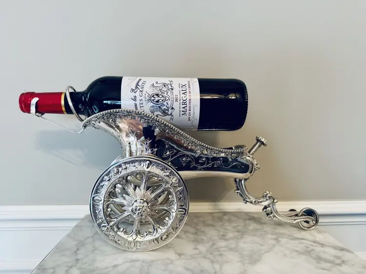 Chariot à vin en argent