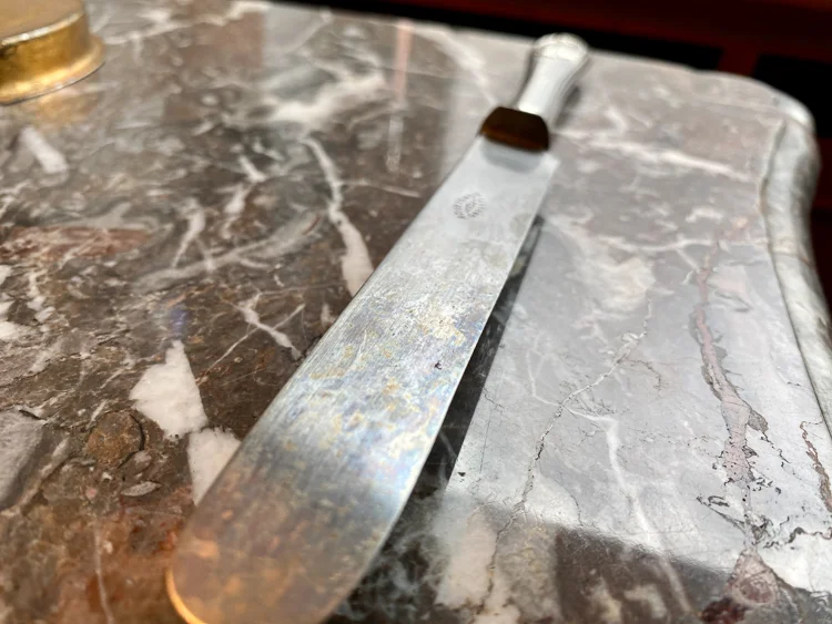 Comment faire expertiser des couteaux en argent