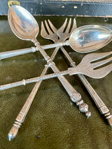 L'élégance d'une fourchette à dessert en argent