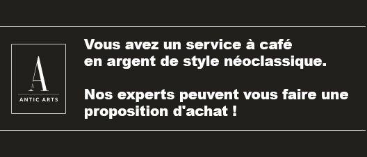 Service à café en argent de style néoclassique